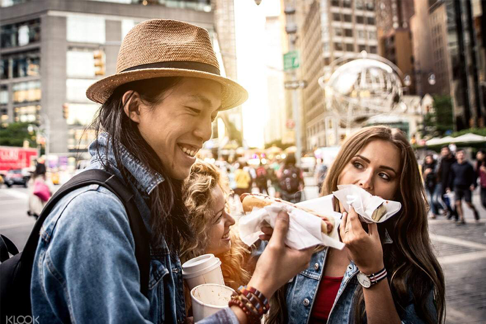 Go City New York 3 Auswahl Pass - Entdecken Sie New York City mit dem Go City Explorer 3 Auswahl Pass. Wählen Sie 3 Attraktionen aus über 90 Optionen, darunter das Empire State Building, MoMA & The Edge. Genießen Sie sofortige Bestätigung, flexible 30 Tage Gültigkeit und große Ersparnisse bei Sightseeing in NYC. Go City New York 3 Auswahl Pass - Bild 2 von 5