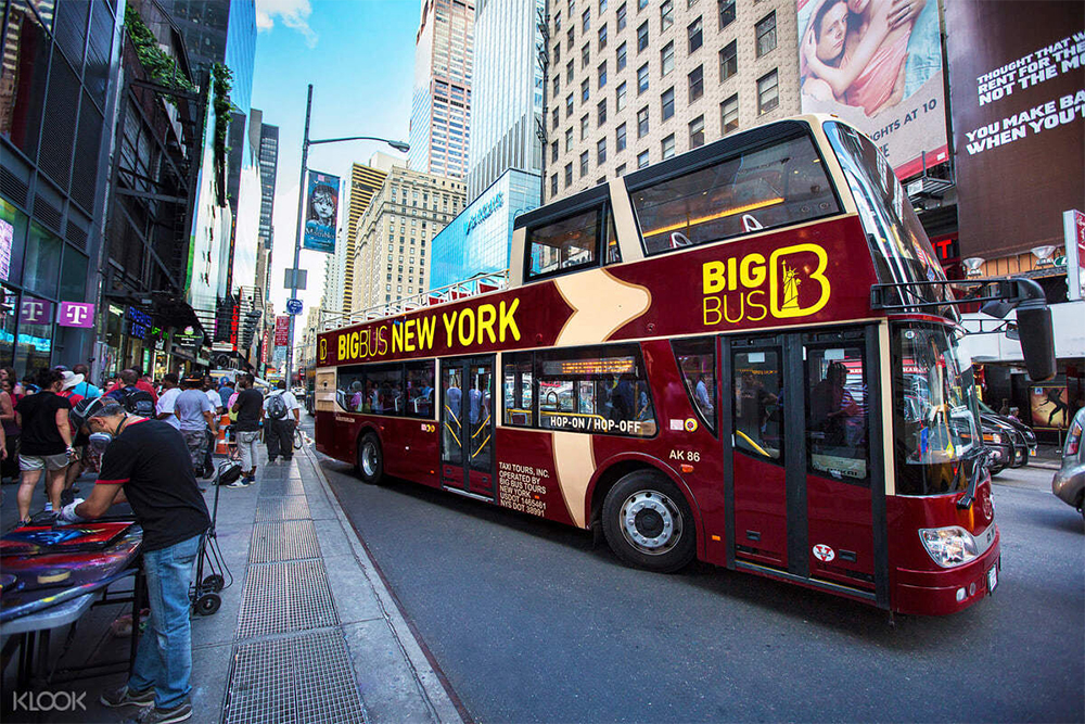 Go City New York 3 Choice Pass - Explore New York City with the Go City Explorer 3 choice Pass. Choose 3 attractions from over 90 options including the Empire State Building, MoMA & The Edge. Enjoy instant confirmation, flexible 30-day validity, and big savings on NYC sightseeing. Go City New York 3 Choice Pass - Image 4 of 5
