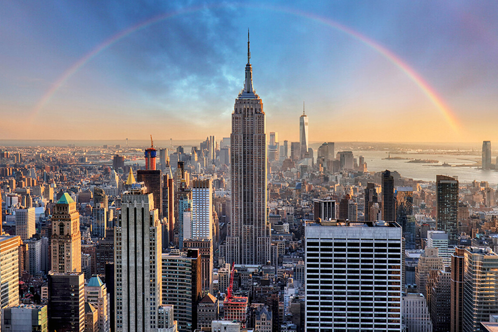 Go City New York 5 Choice Pass - Discover NYC your way with the Go City New York Explorer Pass. Choose any 5 attractions from 90+ top landmarks like the Empire State Building and MoMA. Enjoy flexible 30-day use, skip-the-line access, instant digital tickets, and exclusive savings. Go City New York 5 Choice Pass - Image 1 of 5