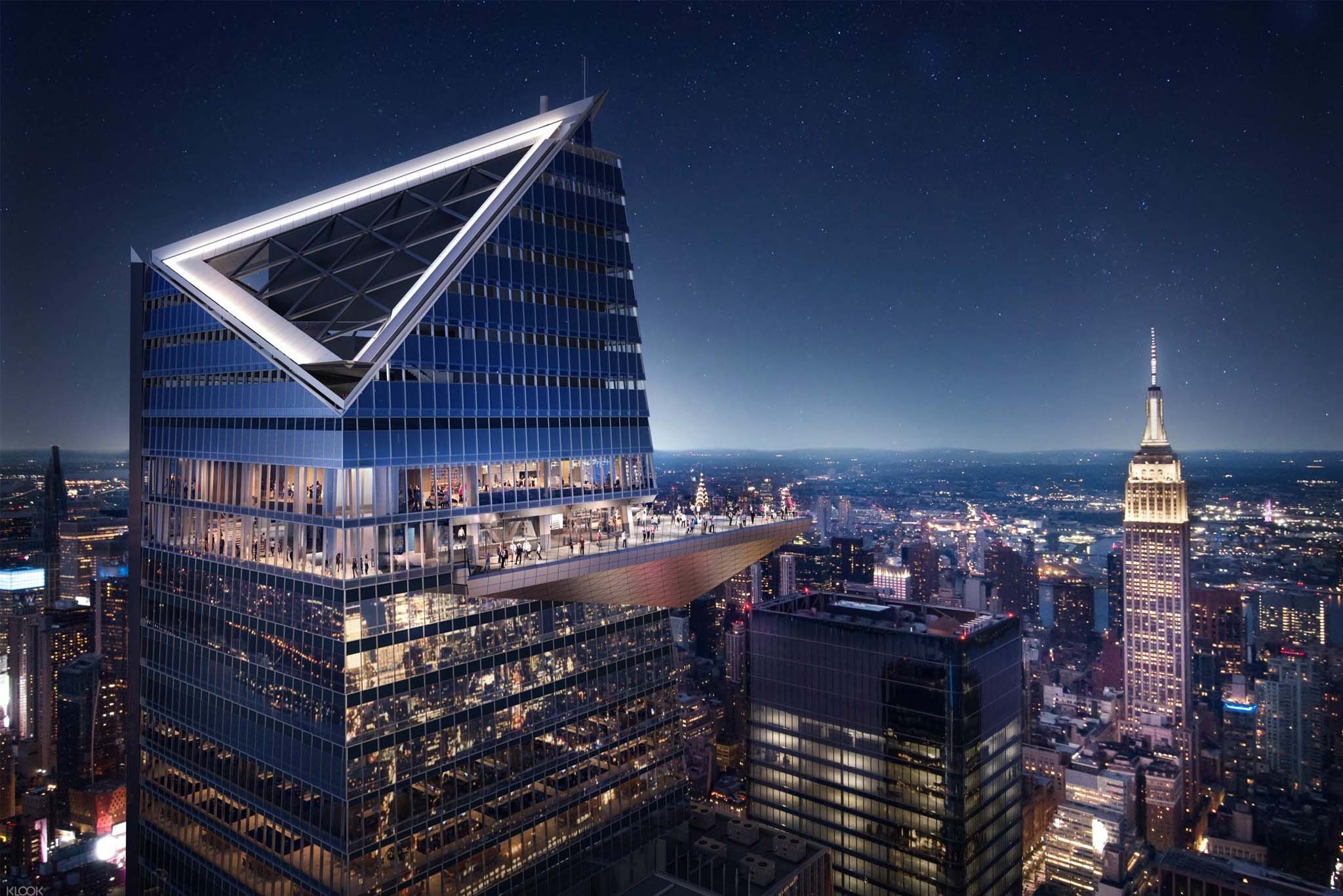 Edge NYC - Experimenta vistas impresionantes desde Edge en Hudson Yards, el mirador exterior más alto del hemisferio occidental. Ubicado 100 pisos sobre Manhattan, Edge ofrece panorámicas de la ciudad, un emocionante piso de vidrio y paredes de vidrio anguladas. Captura vistas sorprendentes de lugares icónicos como el Empire State Building y Central Park. Perfecto para buscadores de emociones y amantes de la ciudad por igual, Edge brinda una experiencia inolvidable en Nueva York. Visita para disfrutar de vistas y emociones incomparables. Edge NYC - Imagen 1 de 5