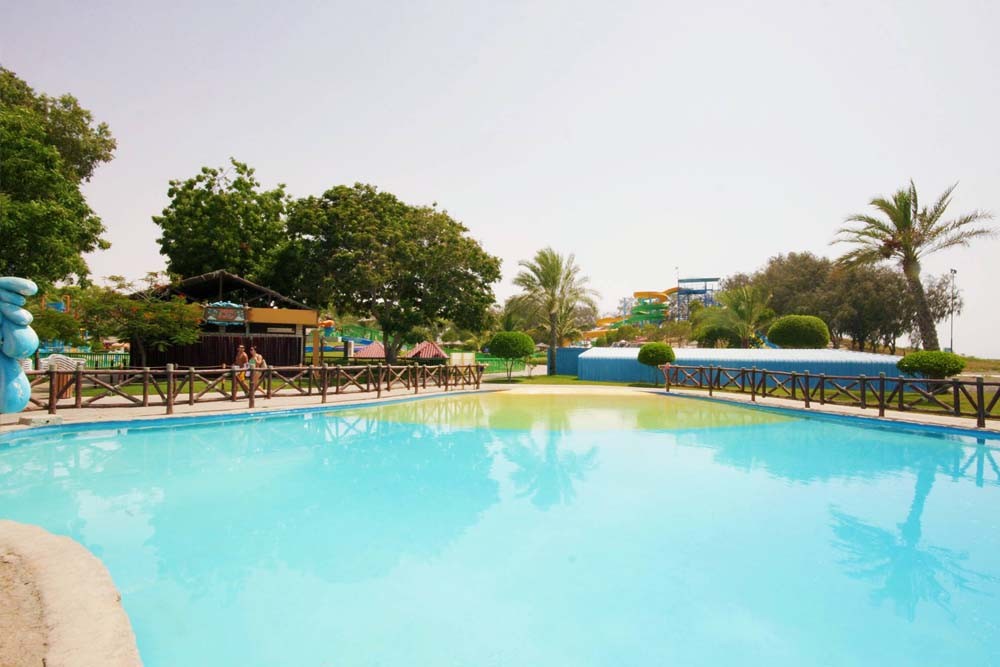Dreamland Aqua Park - Dreamland Aqua Park is the largest family water park in the region.located on the coastline of Umm Al Quwain, deals, promotion, Cheap Rates, Best Price. Dreamland Aqua Park - Image 2 of 5