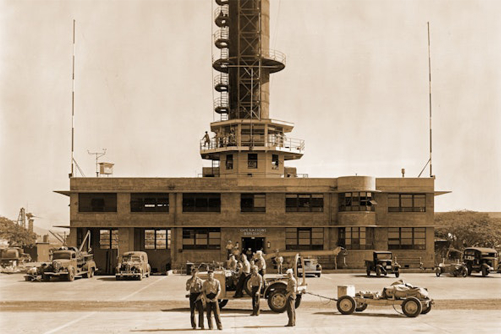 Pearl Harbor Aviation Museum - Visit Pearl Harbor Aviation Museum and explore authentic WWII hangars, historic aircraft, and powerful exhibits. Enjoy a self-guided audio tour, with optional Ford Island Control Tower upgrade for panoramic views. Pearl Harbor Aviation Museum - Image 2 of 5