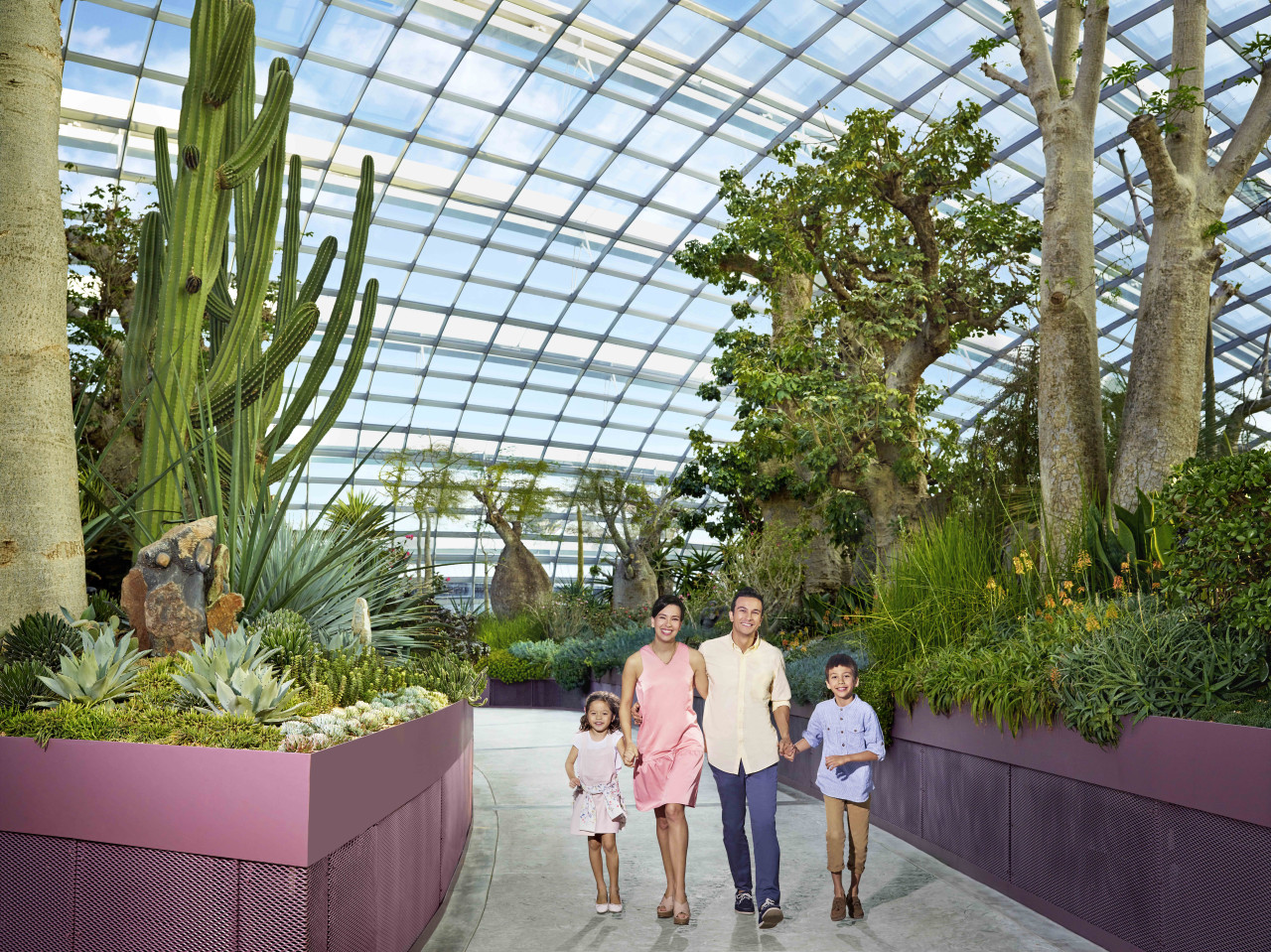 Pass 3 jours Go City Singapour - Explorez Singapour à votre rythme avec le Pass Explorer Go City. Choisissez 2 à 7 attractions parmi plus de 40 expériences, dont les Jardins de la Baie, le Skypark du Marina Bay Sands, le Safari nocturne, et bien d'autres. Pass 3 jours Go City Singapour - Image 1 sur 5