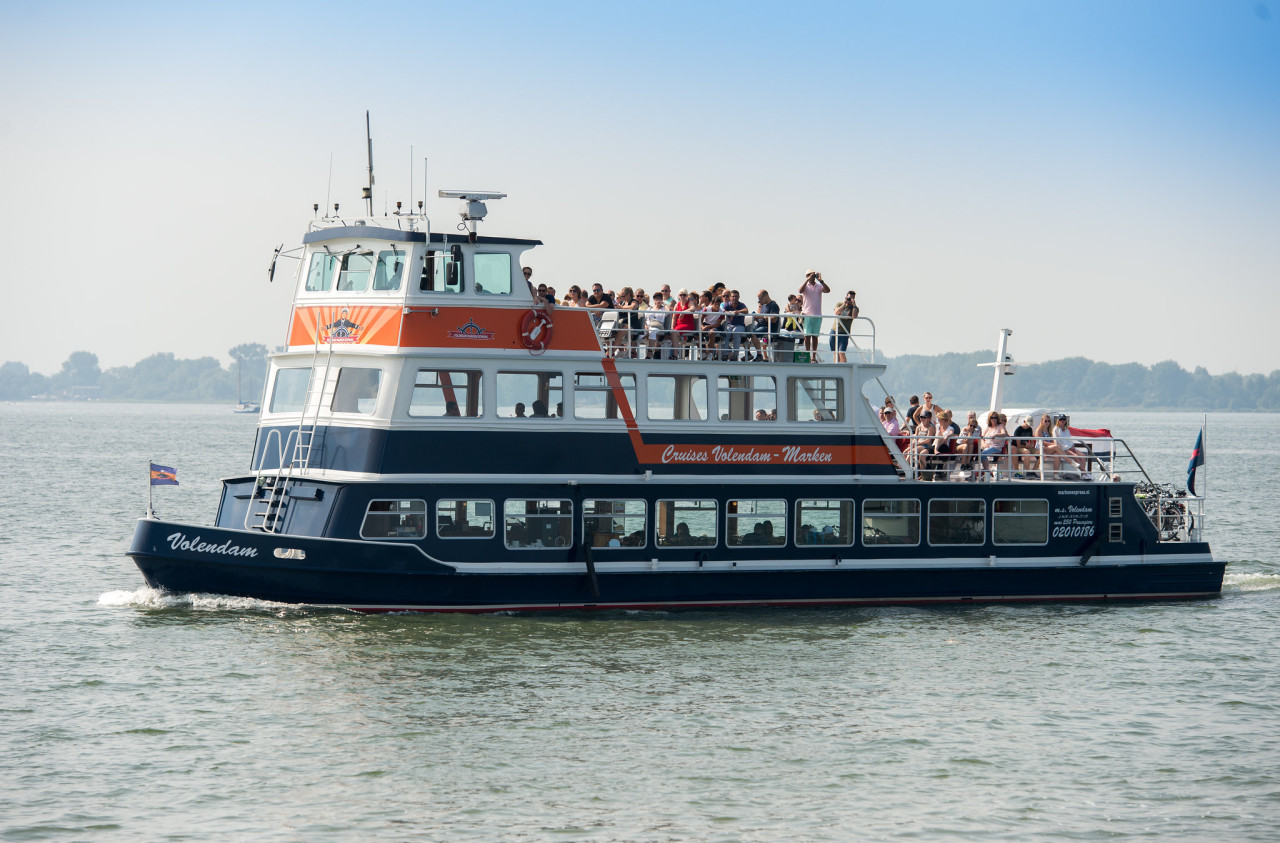Volendam Marken Express Ferry Ticket - Ride the Volendam–Marken Express ferry every 45 minutes between Volendam (Haven 39) and Marken (Havenbuurt 19), and enjoy an audio guide in 16 languages for a scenic, informative trip across Gouwzee Lake. Volendam Marken Express Ferry Ticket - Image 4 of 5