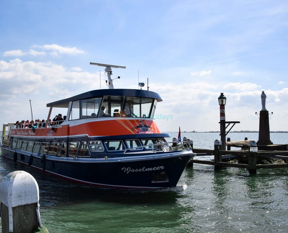 Volendam–Marken Express Ferry | Schedule, Departure Points & Audio ...