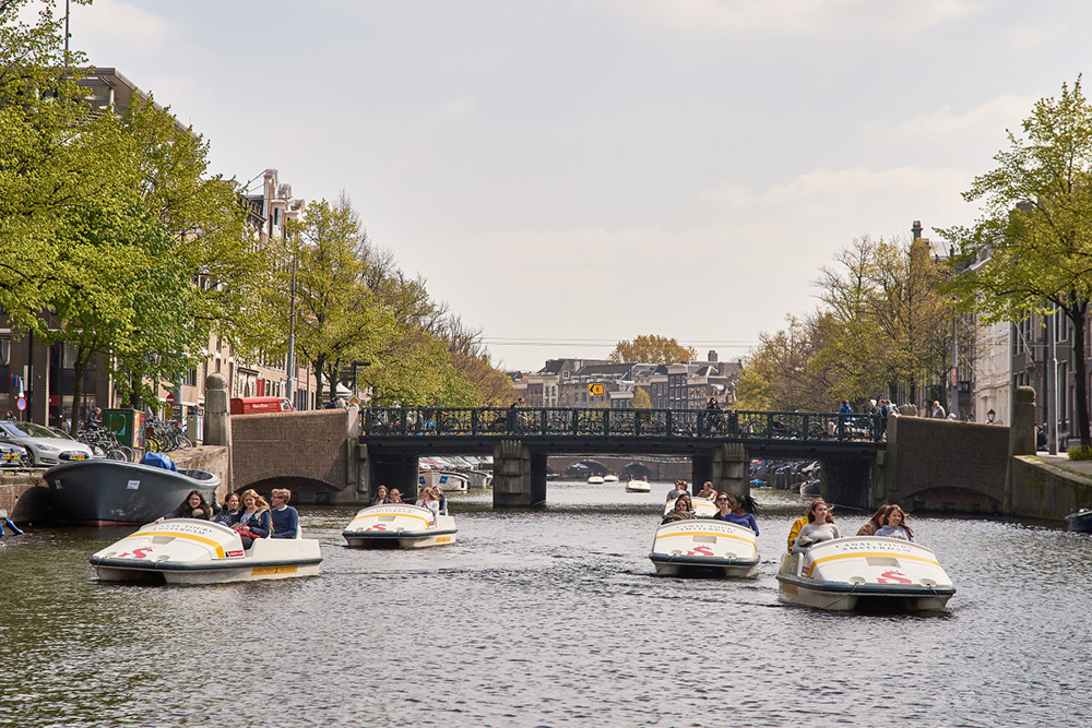 Go City Amsterdam 5 Wahl Pass - Entdecken Sie die Stadt mit dem 5 Wahl Amsterdam Pass, der Grachtenfahrten, bedeutende Museen und beliebte Attraktionen auf einem digitalen Ticket vereint. Ermöglicht flexible Sightseeing-Auswahl von fünf Attraktionen, entspanntes Erkunden lokaler Viertel und deutliche Einsparungen bei separaten Eintrittspreisen. Go City Amsterdam 5 Wahl Pass - Bild 1 von 5