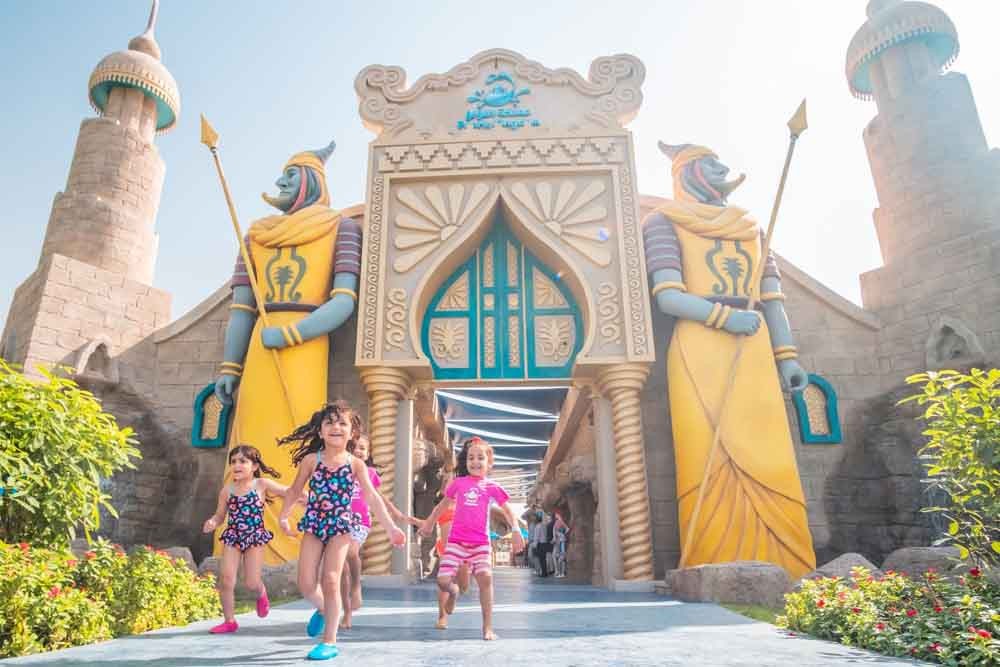 Parc aquatique Royaume des Perles - Sharjah - Réservez des billets pour le parc aquatique Royaume des Perles. Ce pays des merveilles aquatique offre des toboggans exaltants, des descentes en bouée, des toboggans rapides et une rivière paresseuse à juste titre nommée pour ravir tous les membres de la famille. Vivez un amusement et des sensations illimités avec vos amis et votre famille au parc aquatique Royaume des Perles situé rue Al Khalidia - Sharjah. Parc aquatique Royaume des Perles - Sharjah - Image 1 sur 5