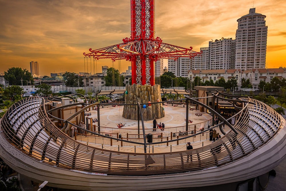 Skyflyer Giant Swing Asiatique - Experience Thailand’s first riverfront Giant Swing ride, SkyFlyers, standing 135 meters tall – the tallest in Asia-Pacific. Enjoy thrilling high-speed swings, breathtaking river views, and a safe, unforgettable adventure. Book your ride now for an adrenaline-packed experience in Bangkok! Skyflyer Giant Swing Asiatique - Image 1 of 5