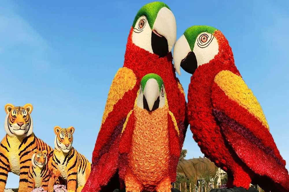 Dubai Garden Glow - Image 6 of 8