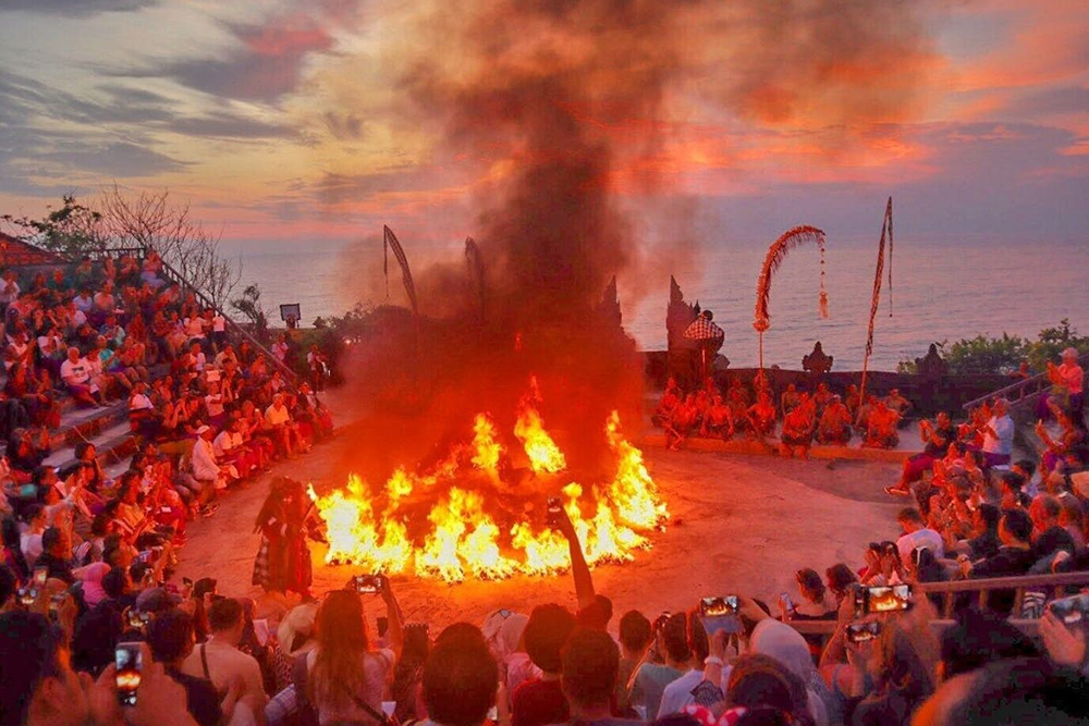 乌鲁瓦图凯查舞与火舞表演 - 图片 5 的 5