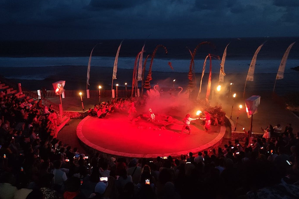 梅拉斯蒂海滩凯查克舞表演 - Image 7 of 8