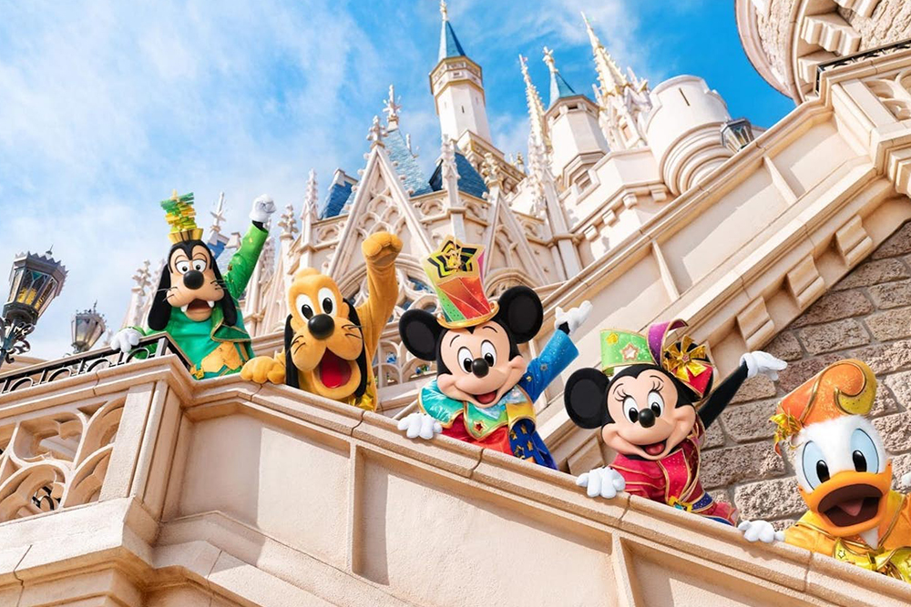 Tokyo Disneyland - Visit Tokyo Disneyland in Urayasu, Chiba near Maihama Station. Enjoy top attractions, parades, seasonal events, character meet-and-greets, and easy QR code entry. Book Tokyo Disneyland tickets for a magical day in Japan. Tokyo Disneyland - Image 1 of 5