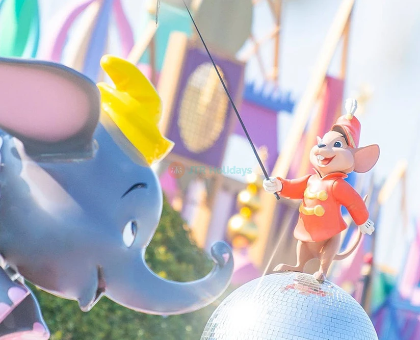 Tokyo Disneyland - Image 2 of 5