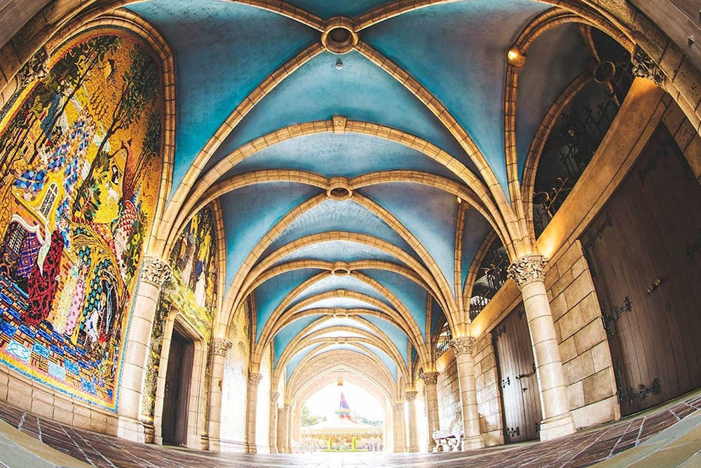 Tokyo Disneyland - Image 5 of 5