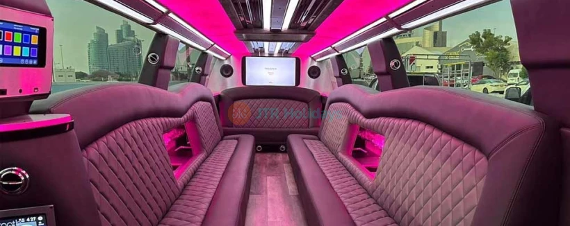 Limousine Chevrolet Suburban Kohinoor Noir 2024 (20 personnes) - Découvrez Dubaï en luxe avec le tour en limousine de JTR Vacances ! Profitez des meilleures offres de balades en limousine à des prix imbattables. Découvrez les locations de limousine à Dubaï avec nous Limousine Chevrolet Suburban Kohinoor Noir 2024 (20 personnes) - Image 3 sur 5