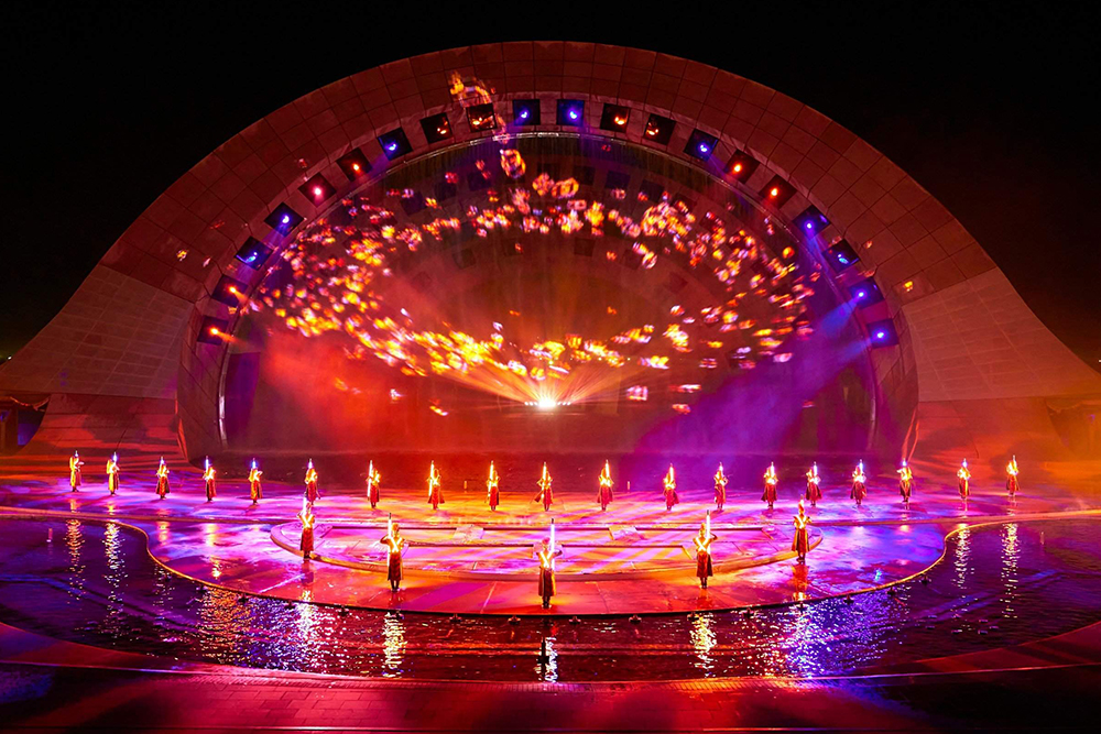 Sun World Hon Thom Ticket - Enjoy Sun World Hon Thom Nature Park with a scenic cable car ride, Aquatopia Water Park, Exotica Park thrills, buffet lunch, and Kiss of the Sea show. Sun World Hon Thom Ticket - Image 5 of 5