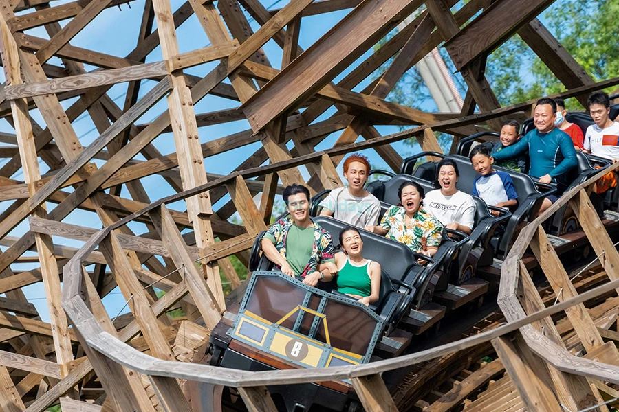 Sun World Hon Thom Ticket - Image 9 of 9