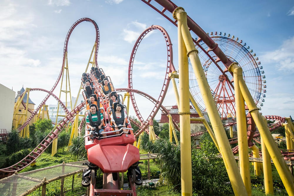 VinWonders Phu Quoc Amusement Park Ticket - Explore VinWonders Phu Quoc, a world‑class theme park with thrilling rides, a water park, aquarium, Viking shows, and family‑friendly attractions. Open daily with free shuttle access. VinWonders Phu Quoc Amusement Park Ticket - Image 4 of 5