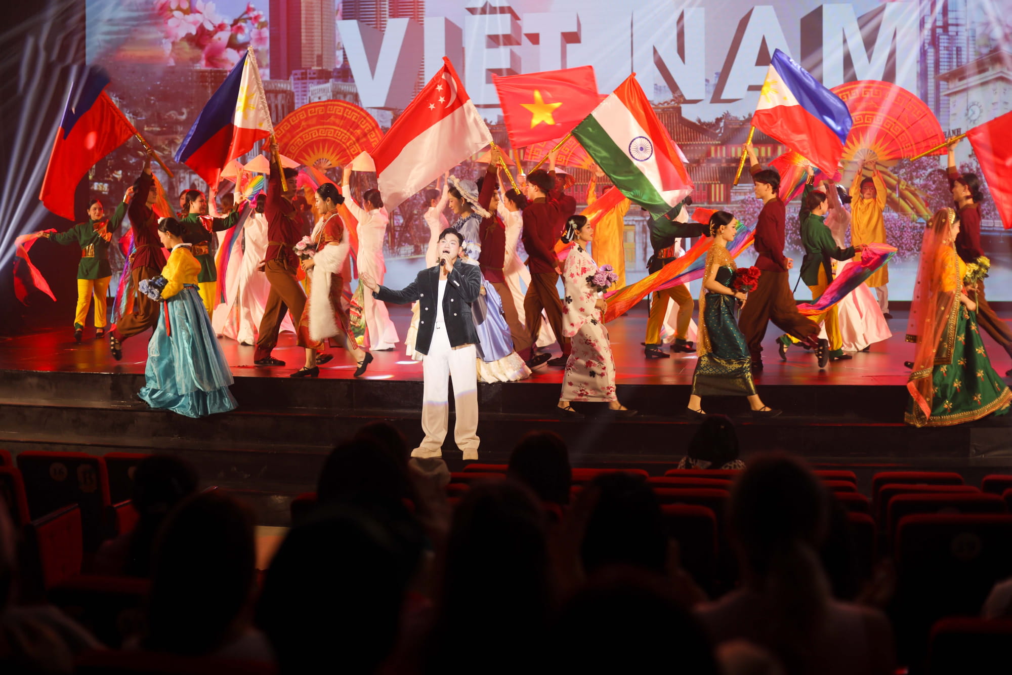 The Heritage Show Ticket in Da Nang - Experience a one-hour cultural spectacle in Da Nang inspired by Hue Imperial City, My Son Sanctuary and Hoi An. Stunning music, dance, lights—book now. The Heritage Show Ticket in Da Nang - Image 3 of 5