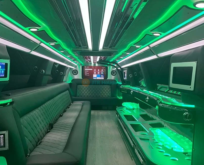 GMC Yukon Limousine Ride Dubai (18 Pax) - Image 5 of 5