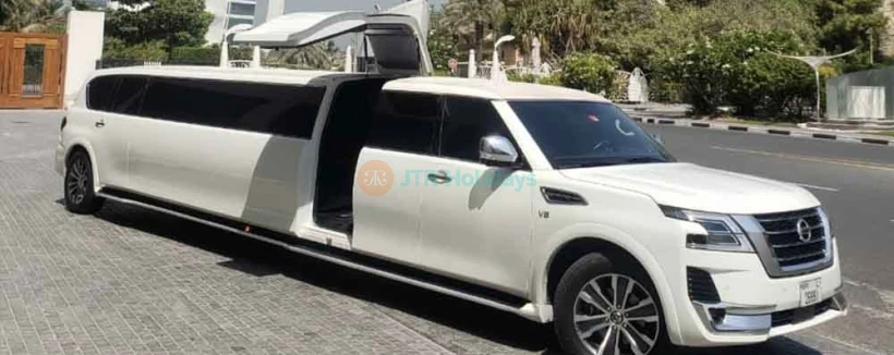 Nissan Patrol Limousinenfahrt Dubai (21 Personen) - Bild 3 von 5