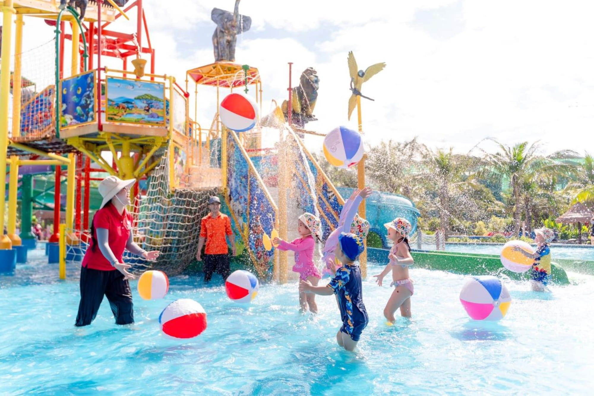 Billet pour le parc aquatique VinWonders Hanoï - Profitez du VinWonders Hanoi Parc Aquatique avec des toboggans aquatiques passionnants, des aires de jeux sur le thème de l'océan, et des piscines intérieures et extérieures ouvertes toute l'année. Un parc aquatique familial de premier plan à Hanoï. Billet pour le parc aquatique VinWonders Hanoï - Image 5 sur 5