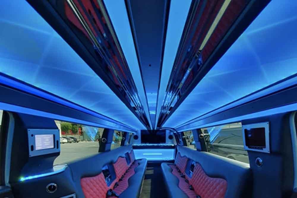 日産パトロール リムジンライド ドバイ（21名） - Image 8 of 8