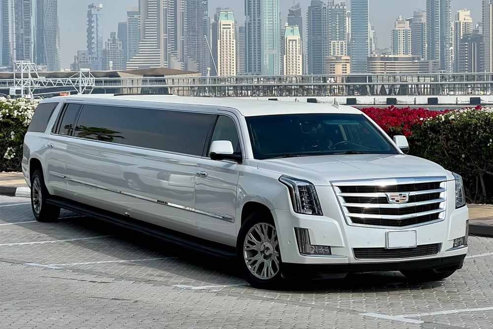 Cadillac Escalade White Panther - (21 Pax) - The stretch limousine Dubai ride is one of the most favorite rides for all visitors from all around the world. It’s a perfect way to take one of the most luxurious rides with your friends and family and explore the main highlights of Dubai. Limousine Dubai is highly recommended for couples, family and group events. These luxury limousines are specially designed for such events as a proposal, honeymoon couple, birthday parties and other special occasions like valentine's day. Cadillac Escalade White Panther - (21 Pax) - Image 3 of 5