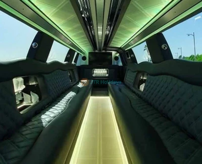 Ford Raptor Limo Dubai (21 Pax) - Image 2 of 5