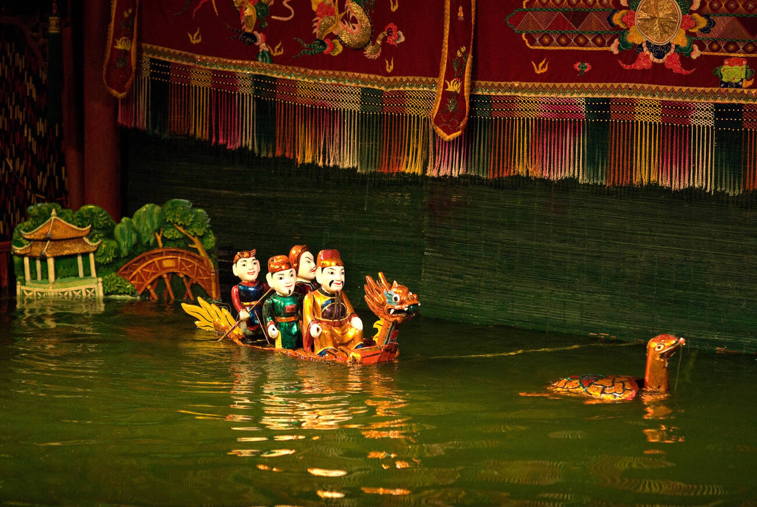 Northern Central Vietnam Tour-06 Nights & 07 Days - Explore Vietnam in 7 days with Hanoi city tours, an overnight Halong Bay cruise, and Hoi An cultural experiences including Ba Na Hills and the Golden Bridge. Perfect blend of heritage and scenic beauty. Northern Central Vietnam Tour-06 Nights & 07 Days - Image 2 of 5