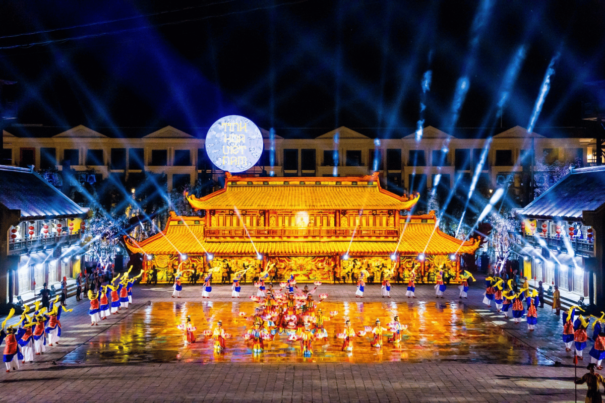 Northern Vietnam and Phu Quoc Island – 6 Nights & 7 Days Tour - Discover the best of Vietnam on this 7-day tour! Explore Hanoi’s historic sites, cruise through the stunning Halong Bay, and relax on the pristine beaches of Phu Quoc. Includes guided city tours, Halong Bay cruise, VinWonders Phu Quoc, and private transfers. Northern Vietnam and Phu Quoc Island – 6 Nights & 7 Days Tour - Image 1 of 5
