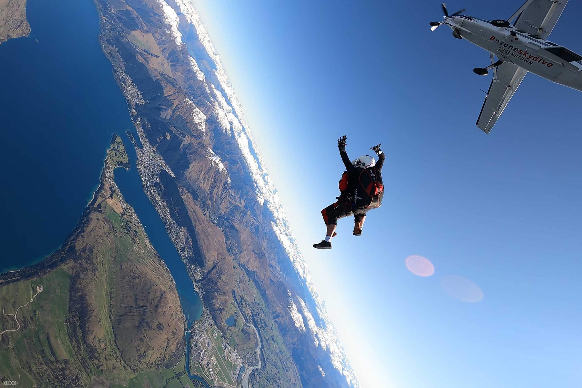 Skydive Queenstown Experience by NZONE - Experience thrilling tandem skydiving in Queenstown from 9,000 to 15,000 ft. Enjoy up to 60 seconds of free fall at 200 km/h with stunning Lake Wakatipu views. Safe, professional, and unforgettable. Skydive Queenstown Experience by NZONE - Image 5 of 5