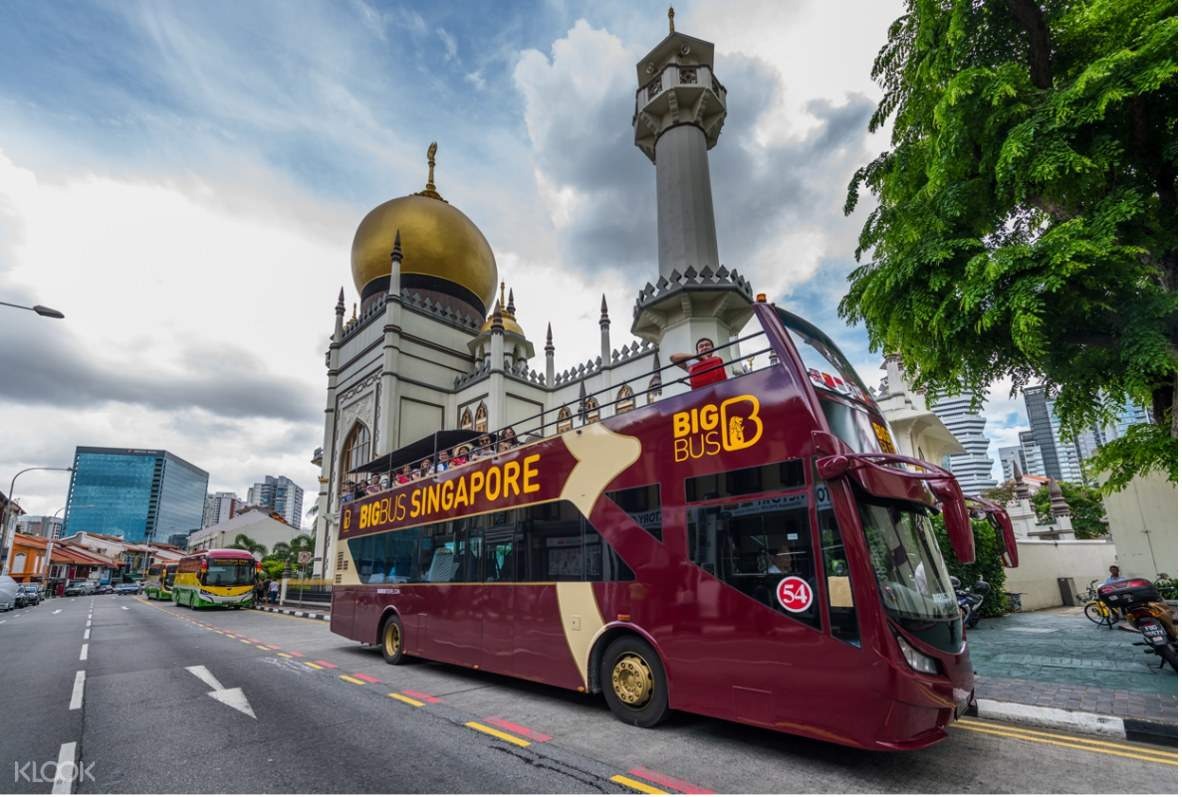 Singapore Holiday Package 4 Nights 5 Days - Explore the Best of Singapore - Book a 4 Nights 5 Days Singapore Holiday Package with 4-star hotel, breakfast, transfers, Sentosa, Universal Studios, city tour & iconic attractions. Singapore Holiday Package 4 Nights 5 Days - Explore the Best of Singapore - Image 2 of 5