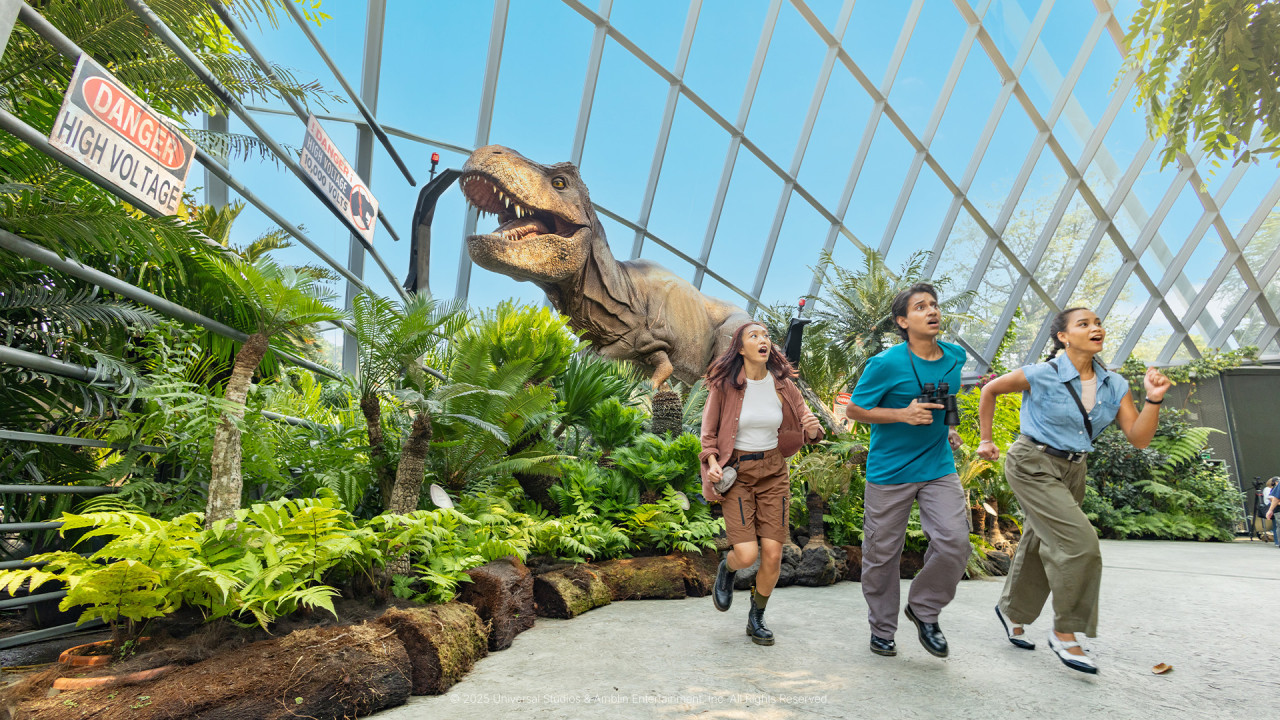 Singapore Elite Getaway – 4 Nights - Explore Singapore with our 4 Nights 5 Days package including 4 Star hotel, airport transfers, Singapore Flyer, Singapore River Cruise, Gardens by the Bay and Marina Bay Sands. Perfect mix of sightseeing and leisure. Singapore Elite Getaway – 4 Nights - Image 1 of 5