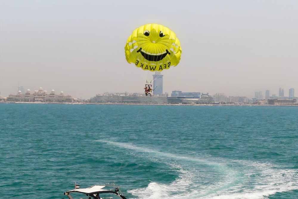 Parasailing in Dubai - Experience the Exciting Parasailing in Dubai - JTR Holidays
