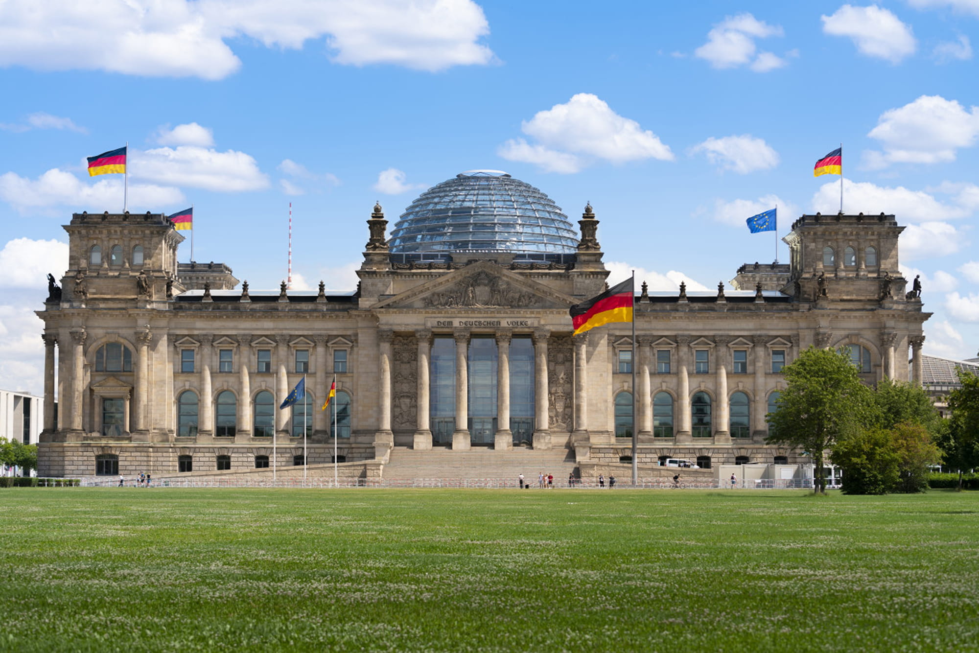 City Sightseeing Berlino Tour in Autobus Hop-on Hop-off - Esplora le migliori attrazioni di Berlino con un flessibile tour in autobus Hop-on Hop-off a doppio piano. Visita Brandenburg Gate, Checkpoint Charlie e altro con pass da 24 o 48 ore. City Sightseeing Berlino Tour in Autobus Hop-on Hop-off - Immagine 3 di 5