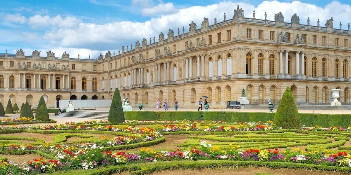 Esperienza Classica di 5 Giorni a Parigi - Goditi un pacchetto vacanze di 5 giorni a Parigi con un perfetto mix di visite guidate e tempo libero. Esplora il fascino di Parigi con i suoi iconici luoghi della città e tempo libero per scoprire la cultura, l'architettura e l'atmosfera vibrante a tuo ritmo. Ideale per una fuga rilassante e indimenticabile a Parigi. Esperienza Classica di 5 Giorni a Parigi - Immagine 4 di 5