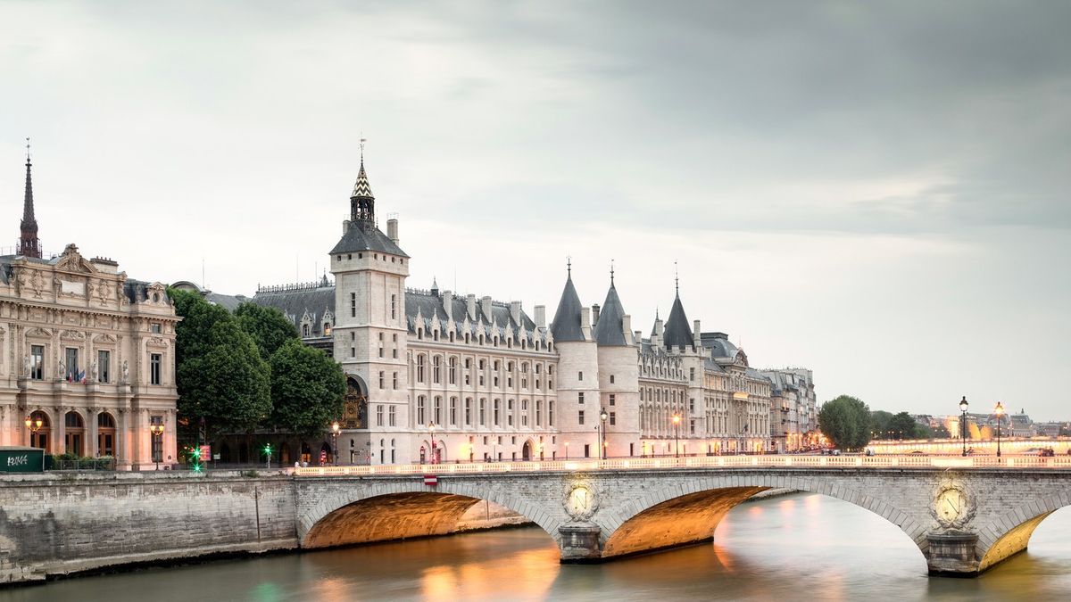 Tour di Scoperta di 7 Giorni a Parigi – Icone di Arte, Storia e Romanticismo - Esplora Parigi in 7 giorni con attrazioni iconiche tra cui la Torre Eiffel, il Museo del Louvre, il Palazzo di Versailles, la Crociera sul fiume Senna, Montmartre e gli Champs-Élysées. Un perfetto mix di cultura, storia e romanticismo con visite guidate e tempo libero. Tour di Scoperta di 7 Giorni a Parigi – Icone di Arte, Storia e Romanticismo - Immagine 3 di 5