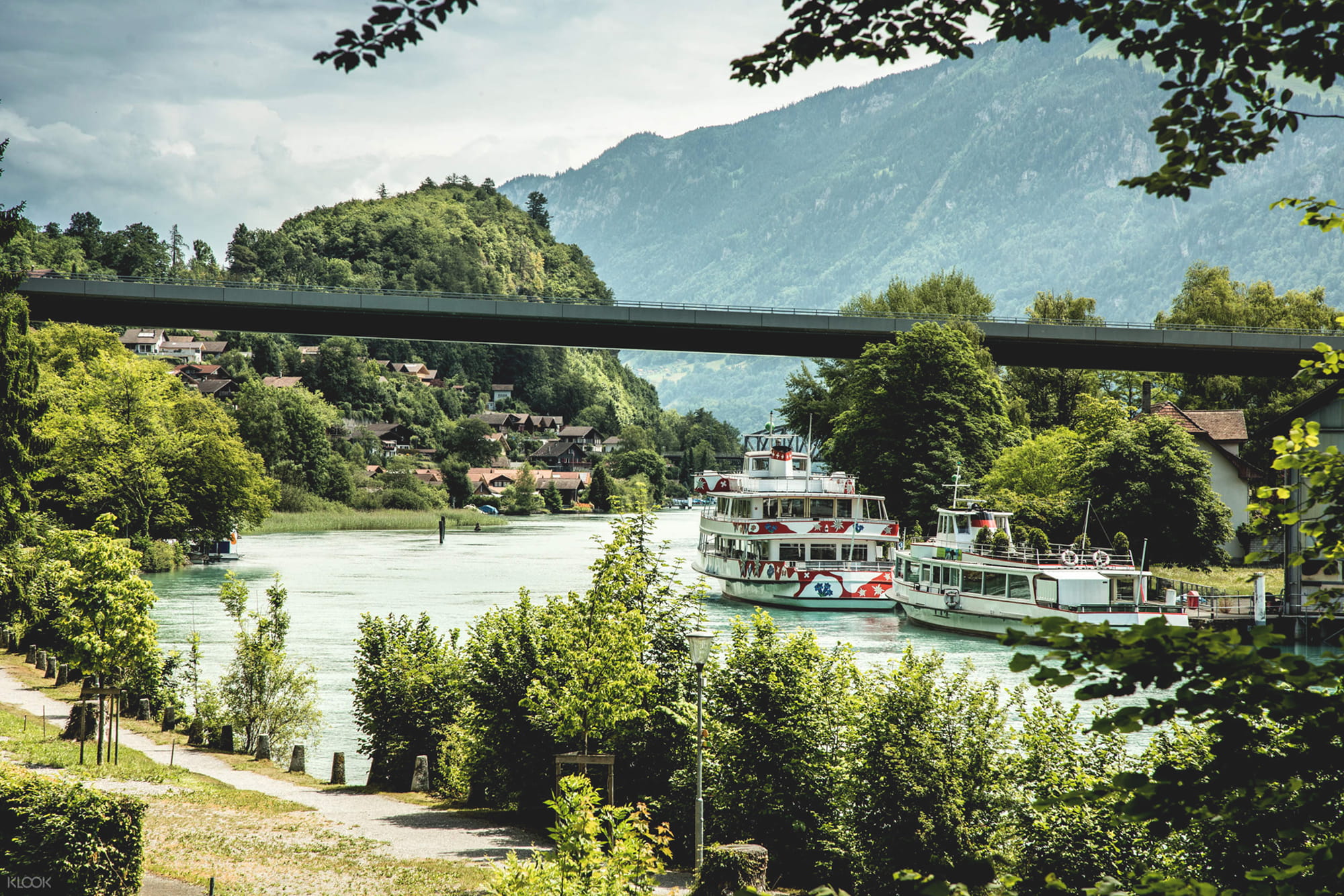 Grindelwald, Interlaken and Lauterbrunnen Day Tour - Image 2 of 5