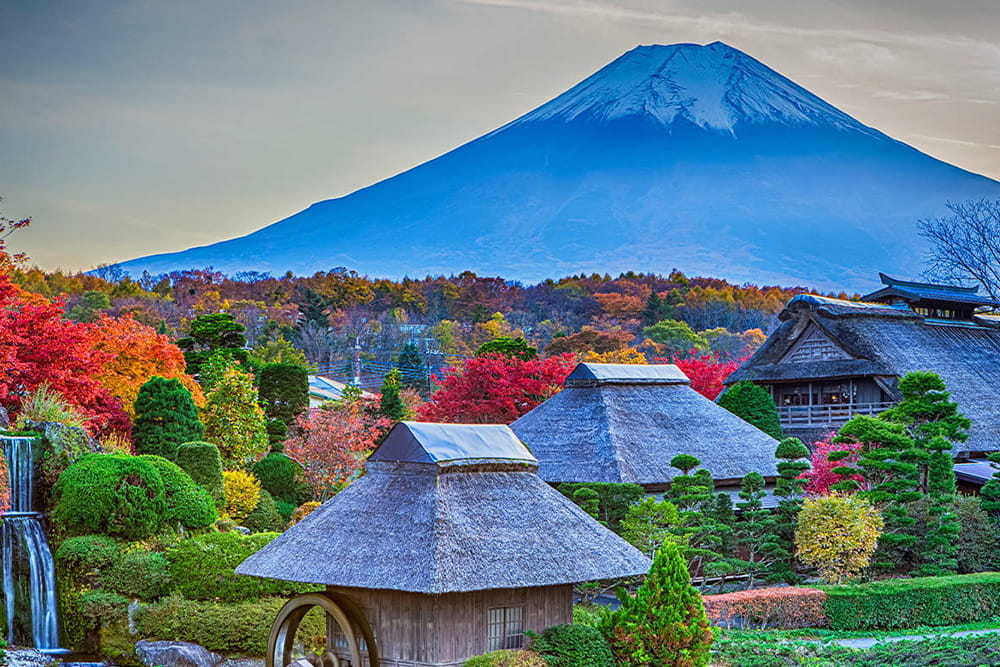 Mount Fuji scenic spot one-day tour - Explore Mount Fuji's most iconic spots on a guided one-day tour from Tokyo Station or Shinjuku Station. Visit Ladder Town (Fujiyoshida), Oshino Hakkai, Lake Kawaguchiko, and the famous Lawson convenience store. Daily departures, multilingual guides. Mount Fuji scenic spot one-day tour - Image 3 of 5