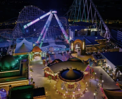 Six Flags Qiddiya City Ticket - Reserva entradas para Six Flags Ciudad Qiddiya para un día completo de emociones, atracciones y entretenimiento. Elige pases entre semana o de fin de semana, con paquetes de comida opcionales para una experiencia completa en el parque temático. Six Flags Qiddiya City Ticket - Imagen 5 de 5