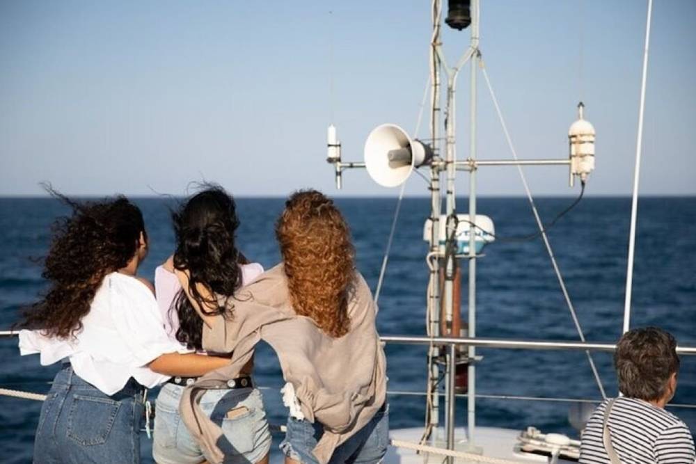 Valencia: Marina Catamaran Cruise - Enjoy a relaxing catamaran cruise from Valencia Marina with a welcome drink, scenic coastal views, and comfortable onboard facilities for a perfect sailing experience. Valencia: Marina Catamaran Cruise - Image 5 of 5