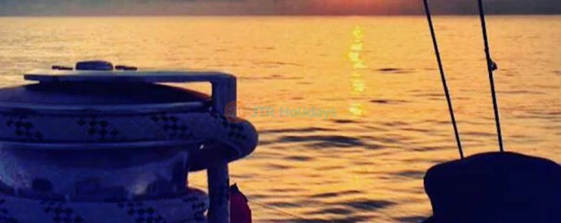 Valencia: Sunset Catamaran Cruise - Image 3 of 5