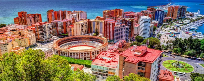 City Sightseeing Malaga Hop-on Hop-off Bus Tour - Explore top attractions with the Málaga 24-hour hop-on hop-off bus tour. Enjoy flexible travel, panoramic city views, and multilingual audio commentary across 14 key stops. City Sightseeing Malaga Hop-on Hop-off Bus Tour - Image 3 of 5