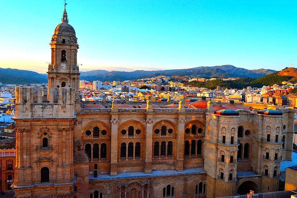 City Sightseeing Malaga Hop-on Hop-off Bus Tour - Explore top attractions with the Málaga 24-hour hop-on hop-off bus tour. Enjoy flexible travel, panoramic city views, and multilingual audio commentary across 14 key stops. City Sightseeing Malaga Hop-on Hop-off Bus Tour - Image 4 of 5