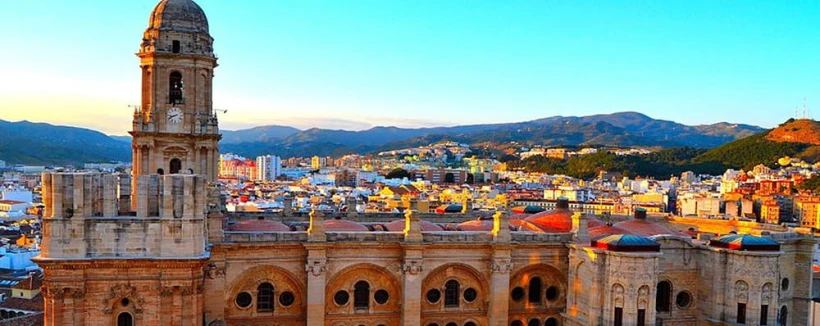 City Sightseeing Malaga Hop-on Hop-off Bus Tour - Explore top attractions with the Málaga 24-hour hop-on hop-off bus tour. Enjoy flexible travel, panoramic city views, and multilingual audio commentary across 14 key stops. City Sightseeing Malaga Hop-on Hop-off Bus Tour - Image 4 of 5