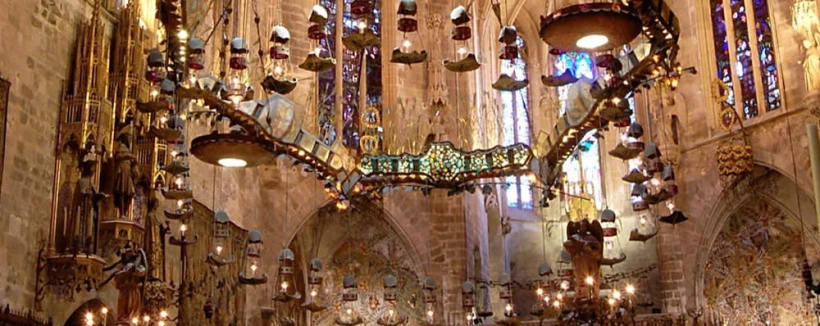 Mallorca Cathedral - Skip the line and visit Mallorca Cathedral (La Seu), a stunning 14th-century Gothic landmark in Palma. Explore grand interiors, royal tombs, and Gaudí’s unique renovations Mallorca Cathedral - Image 4 of 5