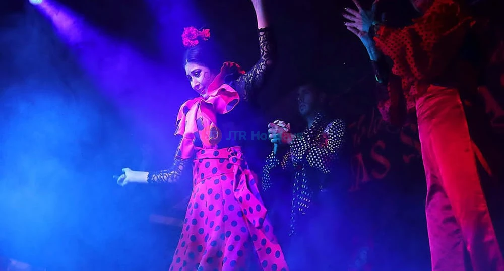 Tablao Flamenco La Setas Seville - Enjoy an authentic flamenco show in Seville at Tablao Flamenco La Setas. Experience passionate Spanish dance, live music, tapas, and wine beneath the iconic Las Setas monument. Tablao Flamenco La Setas Seville - Image 1 of 5