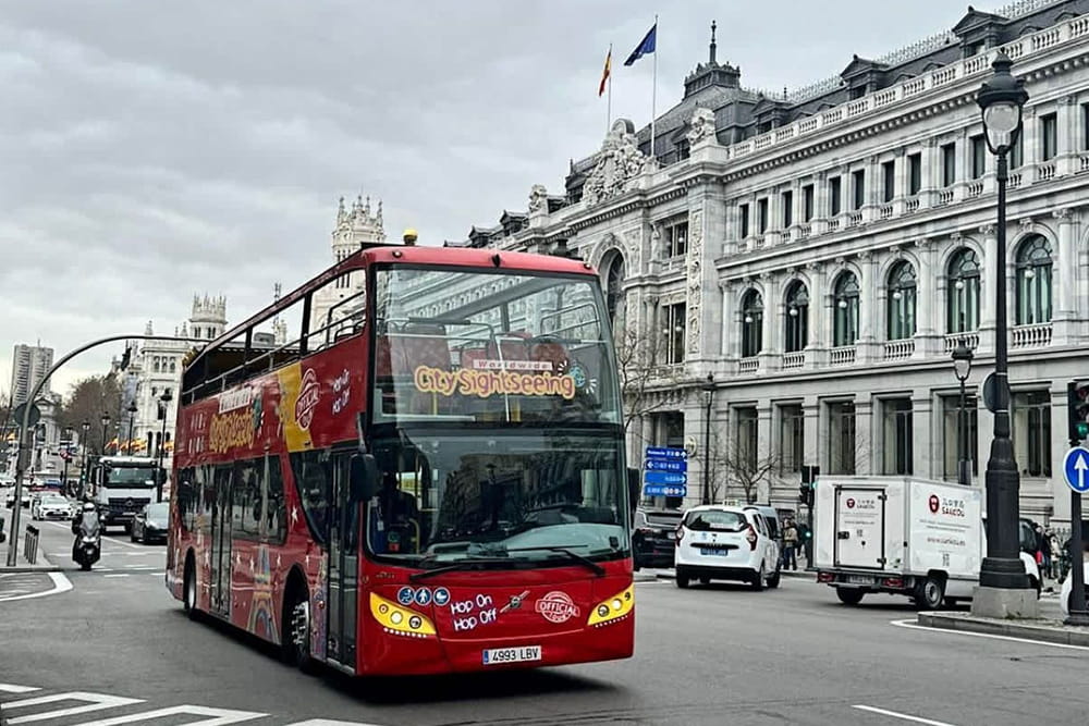 Tour en autobús turístico de subir y bajar en Madrid - Imagen 1 de 5