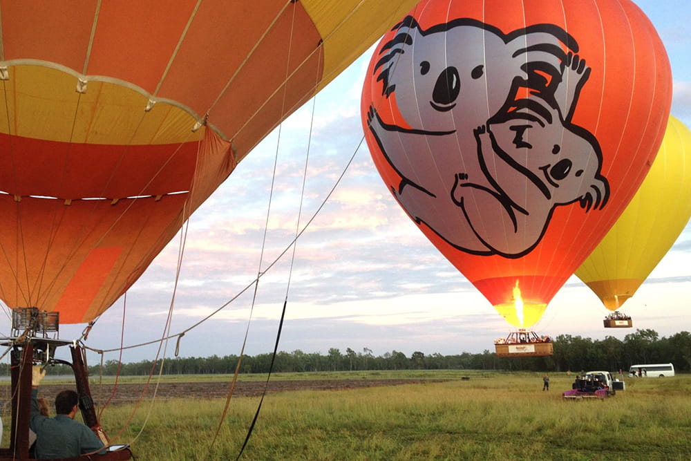 Gold Coast Hot Air Balloon Experience with Sparkling Wine - Enjoy a breathtaking hot air balloon ride over the Gold Coast Hinterland with expert pilots, shared transfers, and sparkling wine. Safe, scenic, and unforgettable half-day experience. Gold Coast Hot Air Balloon Experience with Sparkling Wine - Image 5 of 5